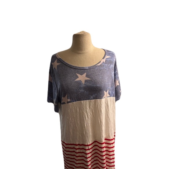 Discount Divas Short Sleeve Blouse Stars, and Stripes - Picture 1 of 3